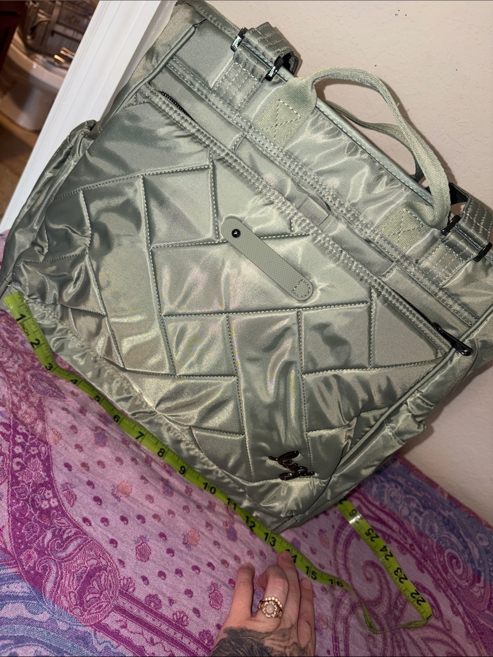Lug Cabby Se Sage Green with Daisies - Picture 4 of 12